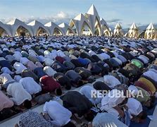 Mimpi Sholat Ied Berjamaah Di Masjid